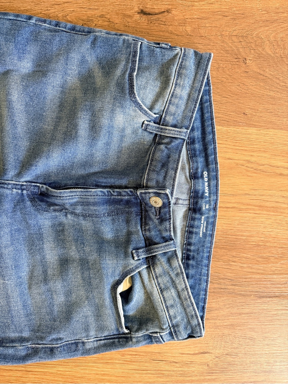 Old Navy Women's Mid Wash Skinny Jeans - Picture 2 of 3